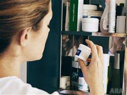 Simple cleaning solutions: medicine cabinet makeover