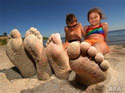 Tips to keep feet healthy and in-step with summer fun